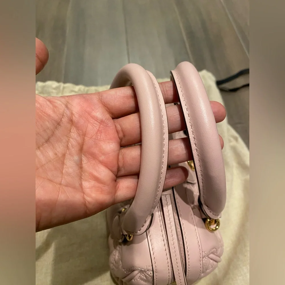 Gucci GG matelassé mini bag in pink leather - Picture 9 of 15